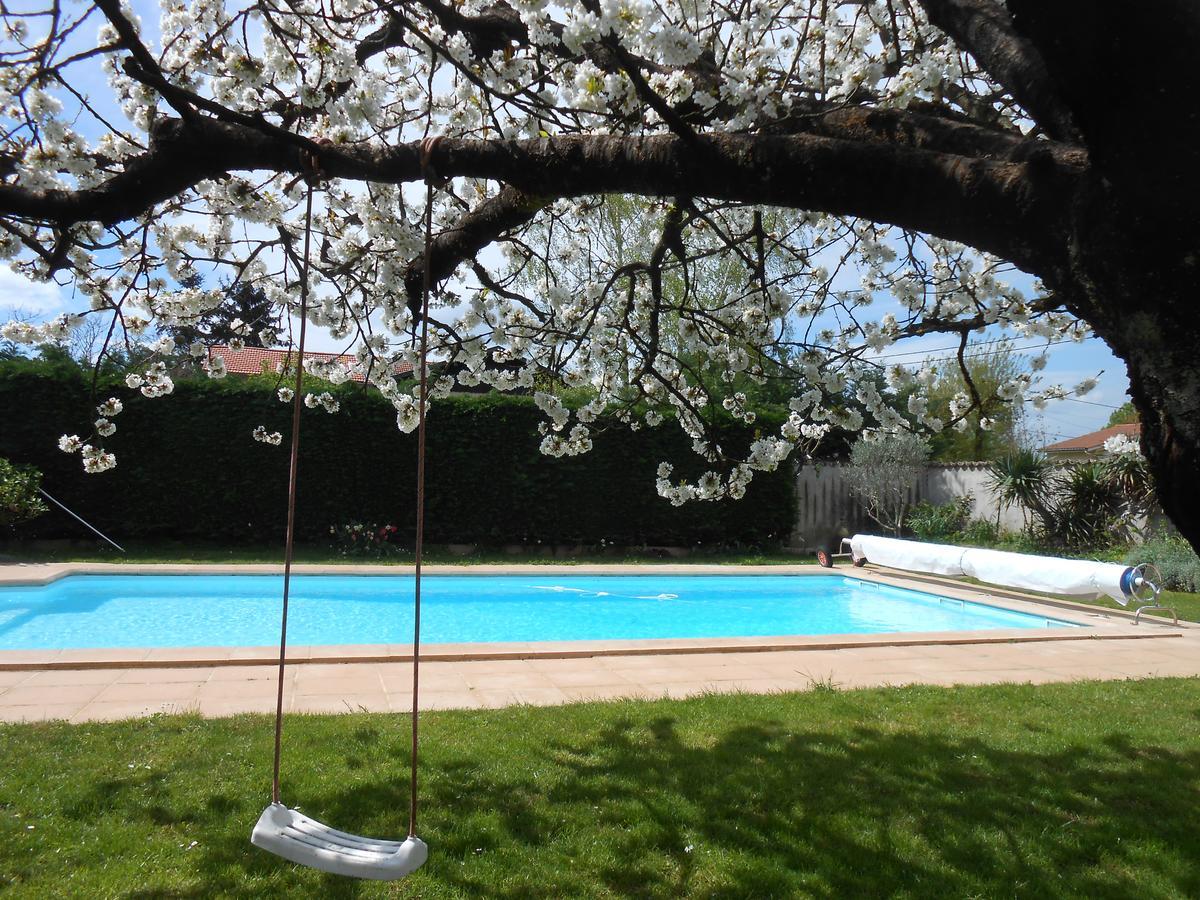 Civrieux Le Relais Du Grand Logis Bed & Breakfast エクステリア 写真
